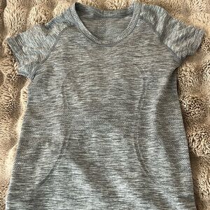 Swiftly tee lululemon